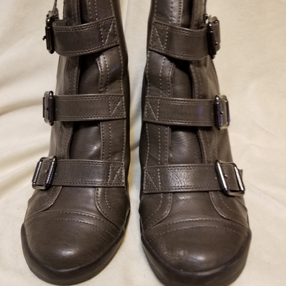 Boots - Picture 1 of 5